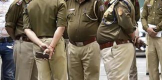 ਕਰ ਲਓ ਗੱਲ : ਆਪਣੇ ਹੀ ਥਾਣੇ ‘ਚ ਗ੍ਰਿਫਤਾਰ ਹੋਇਆ SHO, ਮੇਜ਼ ਦੇ ਦਰਾਜ ‘ਚ ਰੱਖੀ ਫਿਰਦਾ ਸੀ ਅਫੀਮ