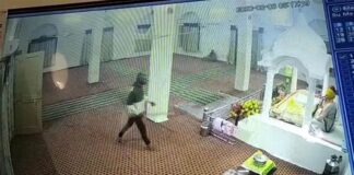 ਲੰਬੀ ਦੇ ਗੁਰਦੁਆਰੇ ‘ਚ ਪਾਠ ਦਾ ਭੋਗ ਪਾ ਰਹੇ ਗ੍ਰੰਥੀ ਨੂੰ ਡੰਡੇ ਦੇ ਜ਼ੋਰ ‘ਤੇ ਕਿਹਾ- ਬੰਦ ਕਰੋ ਆਵਾਜ਼, ਮੇਰੀ ਨੀਂਦ ਖ਼ਰਾਬ ਕਰਕੇ ਰੱਖ’ਤੀ