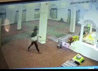 ਲੰਬੀ ਦੇ ਗੁਰਦੁਆਰੇ ‘ਚ ਪਾਠ ਦਾ ਭੋਗ ਪਾ ਰਹੇ ਗ੍ਰੰਥੀ ਨੂੰ ਡੰਡੇ ਦੇ ਜ਼ੋਰ ‘ਤੇ ਕਿਹਾ- ਬੰਦ ਕਰੋ ਆਵਾਜ਼, ਮੇਰੀ ਨੀਂਦ ਖ਼ਰਾਬ ਕਰਕੇ ਰੱਖ’ਤੀ