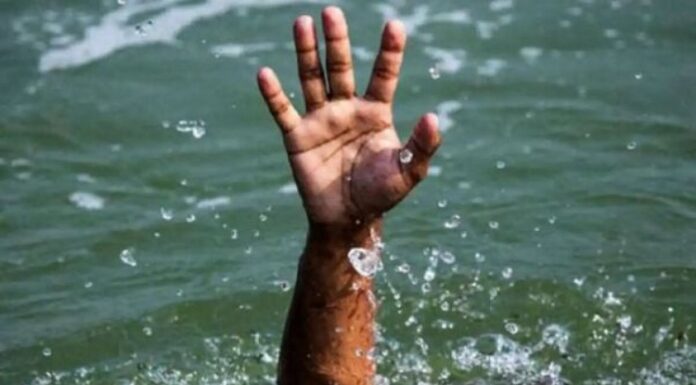 ਇੰਝ ਵੀ ਆ ਜਾਂਦੀ ਹੈ ਮੌਤ : ਚੰਗਾ ਨਜ਼ਾਰਾ ਦੇਖ ਕੇ ਨਹਿਰ ਕੋਲ ਰੁਕਿਆ ਪਰਿਵਾਰ, ਬੇਟੇ ਦਾ ਪੈਰ ਤਿਲਕਿਆ, ਬਚਾਉਣ ਗਿਆ ਪਿਓ ਨਹਿਰ ‘ਚ ਰੁੜ੍ਹਿਆ