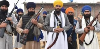 ਅੰਮ੍ਰਿਤਪਾਲ ਸਿੰਘ ਦੇ 2 ਬਾਡੀਗਾਰਡਜ਼ ’ਤੇ ਸਰਕਾਰ ਦੀ ਵੱਡੀ ਕਾਰਵਾਈ, ਅਸਲਾ ਲਾਇਸੈਂਸ ਕੀਤੇ ਰੱਦ