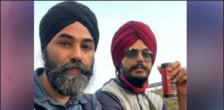 ਅੰਮ੍ਰਿਤਪਾਲ ਸਿੰਘ ਦੀ ਤਾਜ਼ਾ ਸੈਲਫੀ ਆਈ ਸਾਹਮਣੇ, ਪੱਪਲਪ੍ਰੀਤ ਨਾਲ ਆਇਆ ਨਜ਼ਰ