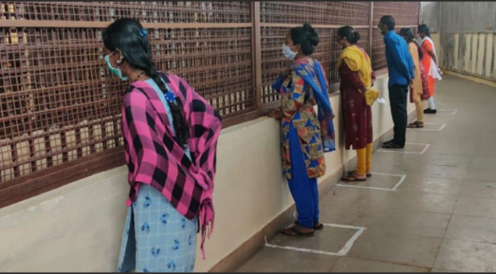 ਦਿੱਲੀ : ਘਰੋਂ ਬਹਾਨਾ ਮਾਰ ਕੇ ਲਾਰੈਂਸ ਨੂੰ ਮਿਲਣ ਬਠਿੰਡਾ ਦੀ ਜੇਲ੍ਹ ਪੁੱਜੀਆਂ 9ਵੀਂ ਦੀਆਂ ਵਿਦਿਆਰਥਣਾਂ, ਪੁਲਿਸ ਨੇ ਹਿਰਾਸਤ ‘ਚ ਲਈਆਂ