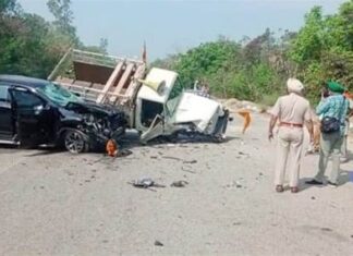 ਮੋਬਾਈਲ ‘ਤੇ ਗੱਲਾਂ ਮਾਰ ਰਹੇ ਟਾਟਾ ਸਫ਼ਾਰੀ ਦੇ ਡਰਾਈਵਰ ਨੇ ਸੰਗਤ ਨਾਲ ਭਰੀ ਜੀਪ ਨੂੰ ਮਾਰੀ ਟੱਕਰ, ਕਈਆਂ ਦੀਆਂ ਲੱਤਾਂ-ਬਾਹਾਂ ਟੁੱਟੀਆਂ