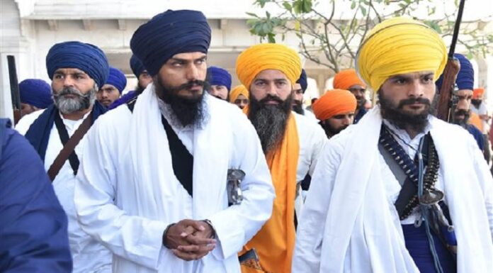 ਵੱਡੀ ਖਬਰ : ਅੰਮ੍ਰਿਤਪਾਲ ਸਿੰਘ ਮੋਗਾ ਦੇ ਗੁਰਦੁਆਰਾ ਸਾਹਿਬ ਤੋਂ ਗ੍ਰਿਫਤਾਰ, 36 ਦਿਨਾਂ ਬਾਅਦ ਆਇਆ ਪੁਲਿਸ ਅੜਿੱਕੇ