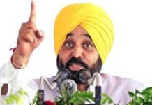 ਬਾਦਲ ਪਰਿਵਾਰ ’ਤੇ CM ਮਾਨ ਦਾ ਤਿੱਖਾ ਨਿਸ਼ਾਨਾ, ਕਿਹਾ – ਕੁਰਬਾਨੀ ਦੀ ਗੱਲ ਕਰਨ ਵਾਲੇ ਕਚਹਿਰੀ ਜਾਣੋ ਡਰ ਰਹੇ