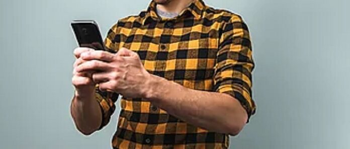 ਧੱਕੇਸ਼ਾਹੀ ਤੋਂ ਪ੍ਰੇਸ਼ਾਨ ਹੋ ਕੇ ਵਿਅਕਤੀ ਨੇ ਦਿੱਤੀ ਜਾਨ, ਮਰਨ ਤੋਂ ਪਹਿਲਾਂ ਬਣਾਈ ਵੀਡੀਓ, ਫੋਨ ‘ਚ ਛੱਡ ਗਿਆ ਮੌਤ ਦਾ ਕਾਰਨ, ਪੜ੍ਹੋ ਪੂਰੀ ਖਬਰ