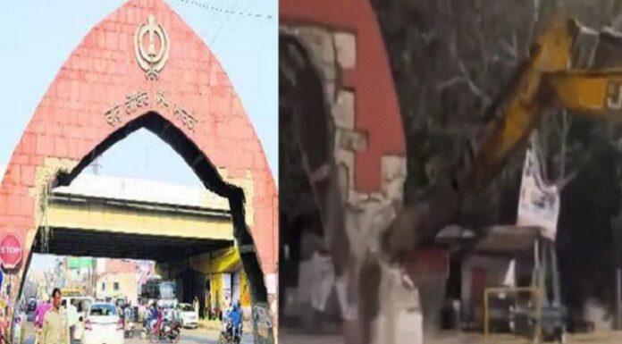 ਲੁਧਿਆਣਾ ‘ਚ NHAI ਨੇ ਗੁਰੂ ਗੋਬਿੰਦ ਸਿੰਘ ਮਾਰਗ ਦਾ ਤੋੜਿਆ ਗੇਟ : SGPC ਭੜਕੀ; ਕਿਹਾ – ਤੋੜਨ ਸਮੇਂ ਗੁਰੂ ਦਾ ਨਾਮ ਤੇ ਖੰਡਾ ਸਾਹਿਬ ਨਾ ਉਤਾਰ ਕੇ ਬੇਅਦਬੀ ਕੀਤੀ