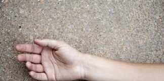 ਆਰਥਿਕ ਤੰਗੀ ਤੋਂ ਪ੍ਰੇਸ਼ਾਨ ਪੂਰੇ ਪਰਿਵਾਰ ਨੇ ਝੀਲ ‘ਚ ਮਾਰੀ ਛਾਲ, ਮਾਂ-ਪੁੱਤ ਦੀ ਮੌਤ