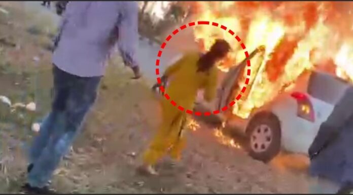 ਦਰਦਨਾਕ ਹਾਦਸਾ : ਕਾਰ ਨੂੰ ਅੱਗ ਲਗਣ ਕਾਰਨ 4 ਸਾਲਾਂ ਦੀ ਮਾਸੂਮ ਬੱਚੀ ਜ਼ਿੰਦਾ ਸੜੀ, ਮਾਂ ਕੋਲ ਖੜ੍ਹੀ ਮਾਰਦੀ ਰਹੀ ਧਾਹਾਂ