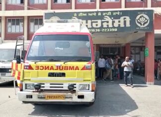 ਮੋਗਾ : ਡਾਕਖਾਨੇ ‘ਚ ਵੜ ਕੇ ਸਹਾਇਕ ਸਬ ਪੋਸਟ ਮਾਸਟਰ ਦੇ ਫਿਲਮੀ ਸਟਾਈਲ ‘ਚ ਮਾਰੀਆਂ ਗੋਲ਼ੀਆਂ, ਹਾਲਤ ਸੀਰੀਅਸ