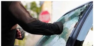 ਲੁਧਿਆਣਾ : ਪਾਰਟੀ ਤੋਂ ਵਾਪਸ ਆ ਰਹੇ ਡਾਕਟਰ ਨੂੰ ਪੁਲ ‘ਤੇ ਪਏ ਬਦਮਾਸ਼, ਖੋਹੀ ਕਾਰ