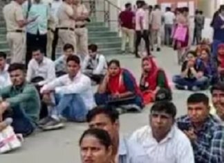 ਪਾਣੀਪਤ : ਚਪੜਾਸੀ ਦੀ ਨੌਕਰੀ ਦੀਆਂ 6 ਅਸਾਮੀਆਂ ਲਈ MBA, Mtech ਪਾਸ ਹਜ਼ਾਰਾਂ ਨੌਜਵਾਨ ਕਈ ਘੰਟੇ ਧੁੱਪੇ ਬੈਠੇ