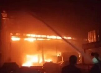 ਕੱਪੜਾ ਫੈਕਟਰੀ ‘ਚ ਸ਼ਾਰਟ ਸਰਕਟ ਨਾਲ ਲੱਗੀ ਭਿਆਨਕ ਅੱਗ, ਕਰੋੜਾਂ ਦਾ ਕੱਪੜਾ ਤੇ ਮਹਿੰਗੀਆਂ ਮਸ਼ੀਨਾਂ ਸੜ ਕੇ ਸੁਆਹ