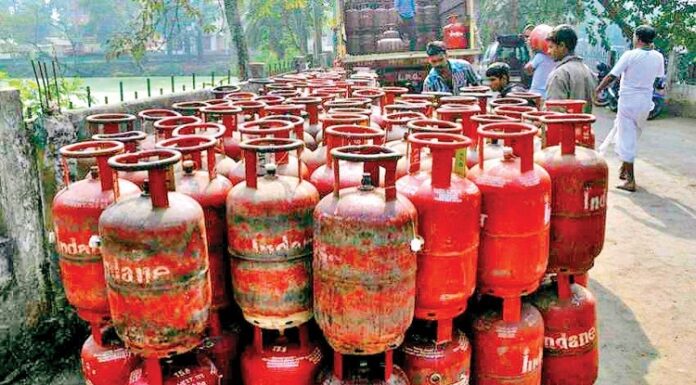 ਅਹਿਮ ਖਬਰ ! LPG ਸਿਲੰਡਰ ਲੈਣ ਤੋਂ ਪਹਿਲਾਂ ਕਰਨਾ ਪਵੇਗਾ ਇਹ ਕੰਮ, ਨਹੀਂ ਤਾਂ ਨਹੀਂ ਮਿਲੇਗਾ ਸਿਲੰਡਰ