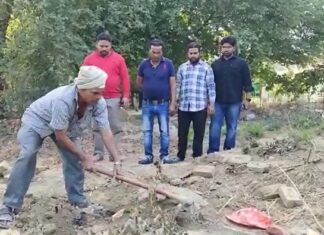 ਅੰਮ੍ਰਿਤਸਰ : ਡਾਕਟਰਾਂ ਦੀ ਲਾਪ੍ਰਵਾਹੀ ਨਾਲ ਹੋਈ ਨਵਜੰਮੇ ਦੀ ਮੌਤ, ਮੈਜਿਸਟ੍ਰੇਟ ਦੇ ਹੁਕਮਾਂ ‘ਤੇ ਕਬਰ ‘ਚੋਂ ਲਾਸ਼ ਕੱਢਵਾ ਕੇ ਪੋਸਟਮਾਰਟਮ ਲਈ ਭੇਜੀ