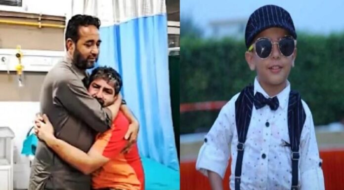 ਮਾਨਸਾ ‘ਚ ਵੱਡੀ ਵਾਰਦਾਤ : ਪਿਤਾ ਦਾ ਹੱਥ ਫੜ ਕੇ ਜਾ ਰਹੇ 6 ਸਾਲਾ ਬੱਚੇ ਨੂੰ ਬੁਲੇਟ ਸਵਾਰਾਂ ਨੇ ਮਾਰੀਆਂ ਗੋਲ਼ੀਆਂ, ਮੌਕੇ ‘ਤੇ ਮੌਤ