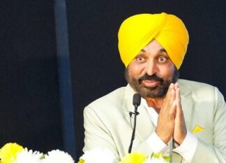 CM ਮਾਨ ਨੇ ਪ੍ਰਿੰਸੀਪਲਾਂ ਦਾ ਦੂਜਾ ਬੈਚ ਟ੍ਰੇਨਿੰਗ ਲਈ ਸਿੰਗਾਪੁਰ ਕੀਤਾ ਰਵਾਨਾ, ਗਵਰਨਰ ਨੇ ਬੈਚ ਦੀ ਚੋਣ ‘ਤੇ ਚੁੱਕੇ ਸਵਾਲ