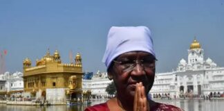 ਰਾਸ਼ਟਰਪਤੀ ਦ੍ਰੋਪਦੀ ਮੁਰਮੂ ਅੰਮ੍ਰਿਤਸਰ ‘ਚ : ਹਰਿਮੰਦਰ ਸਾਹਿਬ ਵਿਖੇ ਮੱਥਾ ਟੇਕਿਆ, SGPC ਨੇ ਬੰਦੀ ਸਿੱਖਾਂ ਦੀ ਰਿਹਾਈ ਦੀ ਕੀਤੀ ਮੰਗ