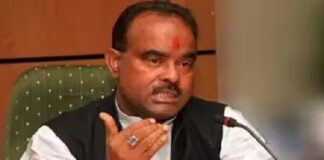 ਸਾਬਕਾ ਮੰਤਰੀ ਦਾ ਵਿਵਾਦਤ ਬਿਆਨ, ਕਿਹਾ- ਸਾਡੀ ਸਰਕਾਰ ਬਣੀ ਤਾਂ ਸਾਰਿਆਂ ਨੂੰ ਰਾਈਫਲਾਂ, ਪਿਸਤੌਲ ਤੇ ਬੰਦੂਕਾਂ ਫ੍ਰਰੀ