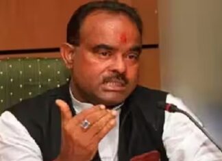 ਸਾਬਕਾ ਮੰਤਰੀ ਦਾ ਵਿਵਾਦਤ ਬਿਆਨ, ਕਿਹਾ- ਸਾਡੀ ਸਰਕਾਰ ਬਣੀ ਤਾਂ ਸਾਰਿਆਂ ਨੂੰ ਰਾਈਫਲਾਂ, ਪਿਸਤੌਲ ਤੇ ਬੰਦੂਕਾਂ ਫ੍ਰਰੀ