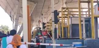 ਟੋਲ ਪਲਾਜ਼ਾ ‘ਤੇ ਟੋਲ ਟੈਕਸ ਨਾ ਦੇਣ ਨੂੰ ਲੈ ਕੇ ਕਿਸਾਨ ਅਤੇ ਸਰਪੰਚ ਜੱਥੇਬੰਦੀਆਂ ਵੱਲੋਂ ਤੋੜ-ਭੰਨ