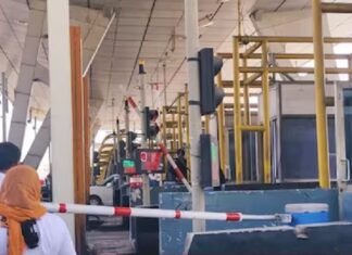 ਟੋਲ ਪਲਾਜ਼ਾ ‘ਤੇ ਟੋਲ ਟੈਕਸ ਨਾ ਦੇਣ ਨੂੰ ਲੈ ਕੇ ਕਿਸਾਨ ਅਤੇ ਸਰਪੰਚ ਜੱਥੇਬੰਦੀਆਂ ਵੱਲੋਂ ਤੋੜ-ਭੰਨ