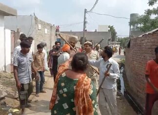 ਫਿਰੋਜ਼ਪੁਰ : ਰੇਡ ਕਰਨ ਗਈ ਪੁਲਿਸ ਨੂੰ ਸ਼ਰਾਬ ਸਮੱਗਲਰਾਂ ਨੇ ਘੇਰਿਆ, ਪੁਲਿਸ ਦੀ ਵਰਦੀ ਪਾੜੀ, ਹਥਿਆਰ ਖੋਹਣ ਦੀ ਵੀ ਕੀਤੀ ਕੋਸ਼ਿਸ਼