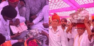 ਰਚਿਆ ਇਤਿਹਾਸ : ਭਾਣਜੀ ਦੇ ਵਿਆਹ ‘ਚ 3 ਕਰੋੜ ਦਾ ਸ਼ਗਨ ਲੈ ਕੇ ਪਹੁੰਚੇ ਮਾਮਾ, ਪਿੰਡ ਦੇ ਹਰੇਕ ਪਰਿਵਾਰ ਨੂੰ ਚਾਂਦੀ ਦਾ ਇਕ-ਇਕ ਸਿੱਕਾ ਵੀ ਦਿੱਤਾ