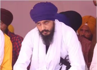 ਹੁਸ਼ਿਆਰਪੁਰ ‘ਚ ਅੰਮ੍ਰਿਤਪਾਲ ਦੇ ਛਿਪੇ ਹੋਣ ਦਾ ਖਦਸ਼ਾ, 2 ਸ਼ੱਕੀ ਇਨੋਵਾ ਛੱਡ ਕੇ ਭੱਜੇ, ਮਰਨਾਈਆ ਪਿੰਡ ਸੀਲ