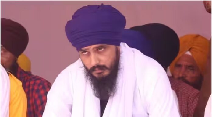 ਹੁਸ਼ਿਆਰਪੁਰ ‘ਚ ਅੰਮ੍ਰਿਤਪਾਲ ਦੇ ਛਿਪੇ ਹੋਣ ਦਾ ਖਦਸ਼ਾ, 2 ਸ਼ੱਕੀ ਇਨੋਵਾ ਛੱਡ ਕੇ ਭੱਜੇ, ਮਰਨਾਈਆ ਪਿੰਡ ਸੀਲ