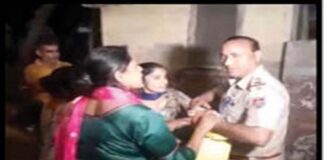 ਜਲੰਧਰ : ਥਾਣਾ ਮਕਸੂਦਾਂ ਦੇ ਚੱਕਰ ਮਾਰ-ਮਾਰ ਕੇ ਅੱਕੀ ਮਹਿਲਾ ਨੇ ਥਾਣੇ ਅੰਦਰ ਹੀ ਆਪਣੇ ‘ਤੇ ਛਿੜਕਿਆ ਮਿੱਟੀ ਦਾ ਤੇਲ