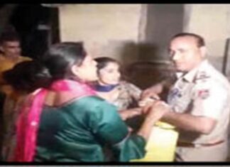 ਜਲੰਧਰ : ਥਾਣਾ ਮਕਸੂਦਾਂ ਦੇ ਚੱਕਰ ਮਾਰ-ਮਾਰ ਕੇ ਅੱਕੀ ਮਹਿਲਾ ਨੇ ਥਾਣੇ ਅੰਦਰ ਹੀ ਆਪਣੇ ‘ਤੇ ਛਿੜਕਿਆ ਮਿੱਟੀ ਦਾ ਤੇਲ