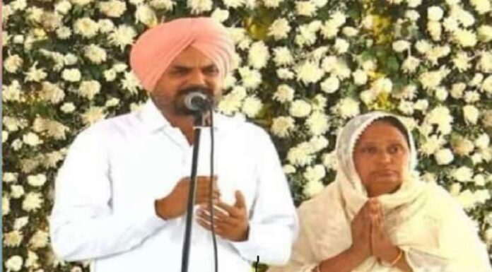 ਲਾਰੈਂਸ ਦੀ ਇੰਟਰਵਿਊ ਪਿੱਛੋਂ ਸਿੱਧੂ ਮੂਸੇਵਾਲਾ ਦੇ ਪਿਤਾ ਦਾ ਵੱਡਾ ਬਿਆਨ, ਕਿਹਾ- ‘ਮੈਨੂੰ ਨੀਂ ਲੱਗਦਾ ਲਾਰੈਂਸ ਕਸੂਰਵਾਰ ਹੈ’