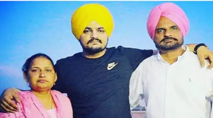 ਸਿੱਧੂ ਮੂਸੇਵਾਲਾ ਦੇ ਮਾਤਾ-ਪਿਤਾ ਇਨਸਾਫ ਲਈ ਜਾ ਸਕਦੇ ਨੇ ਹਾਈਕੋਰਟ, ਵਕੀਲਾਂ ਤੋਂ ਲੈ ਰਹੇ ਨੇ ਕਾਨੂੰਨੀ ਰਾਇ