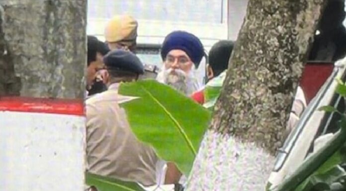 ਅੰਮ੍ਰਿਤਪਾਲ ਦੇ ਚਾਚੇ ਨੂੰ ਡਿਬਰੂਗੜ੍ਹ ਜੇਲ ਲੈ ਕੇ ਪਹੁੰਚੀ ਪੁਲਿਸ, ਕਈ ਸਾਥੀ ਵੀ ਲਿਆਂਦੇ