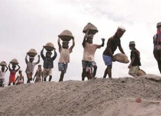 ਕੈਗ ਦੀ ਰਿਪੋਰਟ ਦਾ ਖੁਲਾਸਾ : ਪੰਜਾਬ ‘ਚ ਮਨਰੇਗਾ ‘ਚ ਹੋਈ ਵੱਡੀ ਧਾਂਦਲੀ, ਮਜ਼ਦੂਰਾਂ ਨੂੰ ਨਹੀਂ ਮਿਲੀ ਅਦਾਇਗੀ, ਮ੍ਰਿਤਕਾਂ ਦੇ ਬਣਾਏ ਜਾਬ ਕਾਰਡ