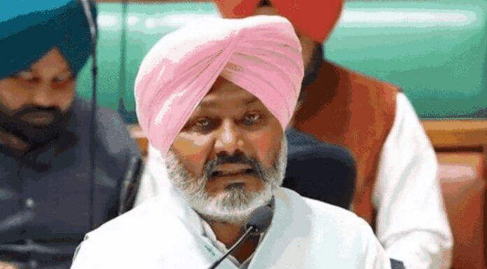 Punjab Budget 2023 : ਵਿੱਤ ਮੰਤਰੀ ਨੇ ਦੱਸਿਆ ਕਿੰਨਾ ਕਰਜ਼ਾਈ ਹੈ ਪੰਜਾਬ, ਪਿਛਲੀਆਂ ਸਰਕਾਰਾਂ ‘ਤੇ ਸਾਧਿਆ ਨਿਸ਼ਾਨਾ