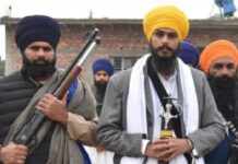 ਪਿੰਡ ਨੰਗਲ ਅੰਬੀਆਂ ਦੇ ਗ੍ਰੰਥੀ ਨੇ ਅੰਮ੍ਰਿਤਪਾਲ ‘ਤੇ ਕਰਵਾਇਆ ਪਰਚਾ, ਕਿਹਾ- ਗੁਰੂ ਘਰ ‘ਚ ਮੇਰੇ ‘ਤੇ ਤਾਣੀ ਪਿਸਤੌਲ