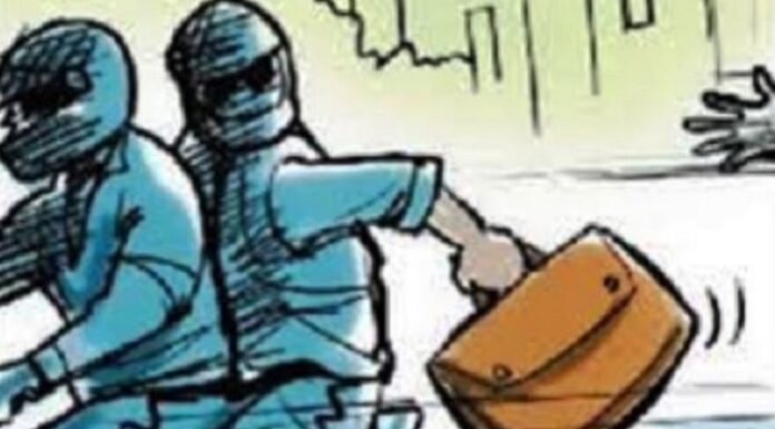 ਤੇਜ਼ਧਾਰ ਹਥਿਆਰਾਂ ਦੀ ਨੋਕ ‘ਤੇ ਮੱਝਾਂ ਦੇ ਵਪਾਰੀ ਤੋਂ ਲੁੱਟੇ ਸਾਢੇ 64 ਹਜ਼ਾਰ, ਬਾਈਕ ਸਵਾਰਾਂ ਦਿੱਤਾ ਵਾਰਦਾਤ ਨੂੰ ਅੰਜਾਮ