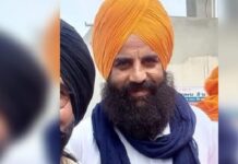ਗੜ੍ਹਸ਼ੰਕਰ ਦੇ ਸਾਬਕਾ ਸਰਪੰਚ ਨੂੰ ਪੁਲਿਸ ਨੇ ਹਿਰਾਸਤ ‘ਚ ਲੈ ਕੇ ਕੀਤੀ ਪੁੱਛਗਿੱਛ ! ਕਿਸਾਨ ਅੰਦੋਲਨ ਸਮੇਂ ਲਾਲ ਕਿਲੇ ‘ਤੇ ਲਹਿਰਾਇਆ ਸੀ ਝੰਡਾ