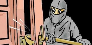 ਖਰੜ : ਬੀਮਾਰ ਧੀ ਸਾਬਕਾ ਫੌਜੀ ਨੇ ਹਸਪਤਾਲ ਕਰਵਾਈ ਦਾਖਲ, ਪਿੱਛੋਂ ਚੋਰਾਂ ਨੇ 50 ਲੱਖ ਦੇ ਗਹਿਣਿਆਂ ਤੇ 2 ਲੱਖ ਨਕਦੀ ‘ਤੇ ਕੀਤਾ ਹੱਥ ਸਾਫ