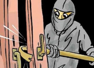 ਖਰੜ : ਬੀਮਾਰ ਧੀ ਸਾਬਕਾ ਫੌਜੀ ਨੇ ਹਸਪਤਾਲ ਕਰਵਾਈ ਦਾਖਲ, ਪਿੱਛੋਂ ਚੋਰਾਂ ਨੇ 50 ਲੱਖ ਦੇ ਗਹਿਣਿਆਂ ਤੇ 2 ਲੱਖ ਨਕਦੀ ‘ਤੇ ਕੀਤਾ ਹੱਥ ਸਾਫ