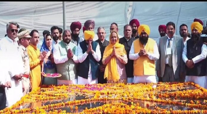 ਮੁੱਖ ਮੰਤਰੀ ਮਾਨ ਪਹੁੰਚੇ ਖਟਕੜ ਕਲਾਂ, ਸ਼ਹੀਦਾਂ ਨੂੰ ਦਿੱਤੀ ਸ਼ਰਧਾਂਜਲੀ