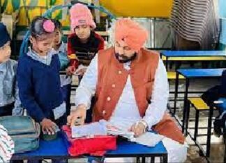 ਚੰਗੀ ਖਬਰ : ਸਰਕਾਰੀ ਸਕੂਲਾਂ ‘ਚ ਇਸ ਮਹੀਨੇ ਦੇ ਅਖੀਰ ਤੱਕ ਮਿਲਣਗੀਆਂ ਵਰਦੀਆਂ, ਸਿੱਖਿਆ ਮੰਤਰੀ ਨੇ ਦਿੱਤੀ ਜਾਣਕਾਰੀ