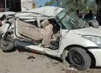 ਦਰਦਨਾਕ : ਵਿਆਹ ਸਮਾਗਮ ਤੋਂ ਪਰਤਦੇ ਪਰਿਵਾਰ ਦੀ ਕਾਰ ਖੜ੍ਹੇ ਟਰੱਕ ‘ਚ ਵੱਜੀ, ਬੱਚੇ ਸਮੇਤ 3 ਜੀਆਂ ਦੀ ਮੌਤ