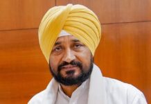 ਡੇਰਾਬੱਸੀ ‘ਚ ਸਾਬਕਾ CM ਚਰਨਜੀਤ ਚੰਨੀ ਦੇ ਰਿਸ਼ਤੇਦਾਰ ਦੇ ਘਰ ‘ਤੇ ਹਮਲਾ, ਪਿੰਡ ਦੇ ਲੋਕਾਂ ਚਲਾਏ ਇੱਟ-ਪੱਥਰ