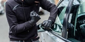 ਲੁਧਿਆਣਾ : ਕਾਰ ਦਾ ਸ਼ੀਸ਼ਾ ਤੋੜ ਕੇ 4 ਲੱਖ 75 ਹਜ਼ਾਰ ਲੈ ਗਏ ਚੋਰ
