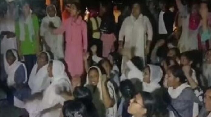 ਗੁਰਦਾਸਪੁਰ ‘ਚ ਨਿਹੰਗ ਸਿੰਘਾਂ ਵੱਲੋਂ ਈਸਾਈ ਭਾਈਚਾਰੇ ਦੀ ਸ਼ੋਭਾ ਯਾਤਰਾ ਰੋਕਣ ‘ਤੇ ਹੰਗਾਮਾ