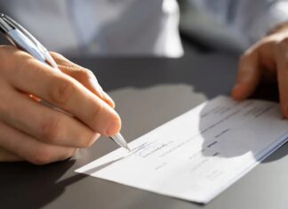 ਜਲੰਧਰ ‘ਚ ਚੈੱਕ ‘ਤੇ ਜਾਅਲੀ ਦਸਤਖਤ ਕਰਕੇ ਵਿਅਕਤੀ ਨੇ ਆਪਣੇ ਪਰਿਵਾਰ ਦਾ ਹੀ ਕੀਤਾ ਖਾਤਾ ਸਾਫ